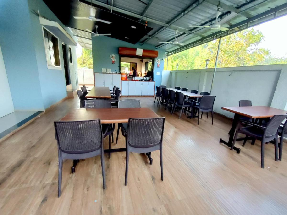 Lotus Hotel Nagaon Beach アリバグ エクステリア 写真