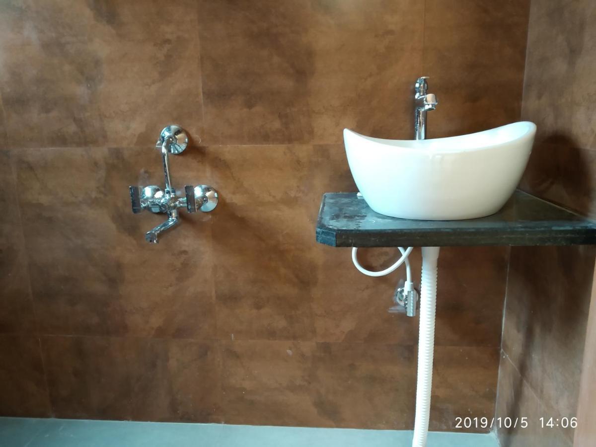 Lotus Hotel Nagaon Beach アリバグ エクステリア 写真