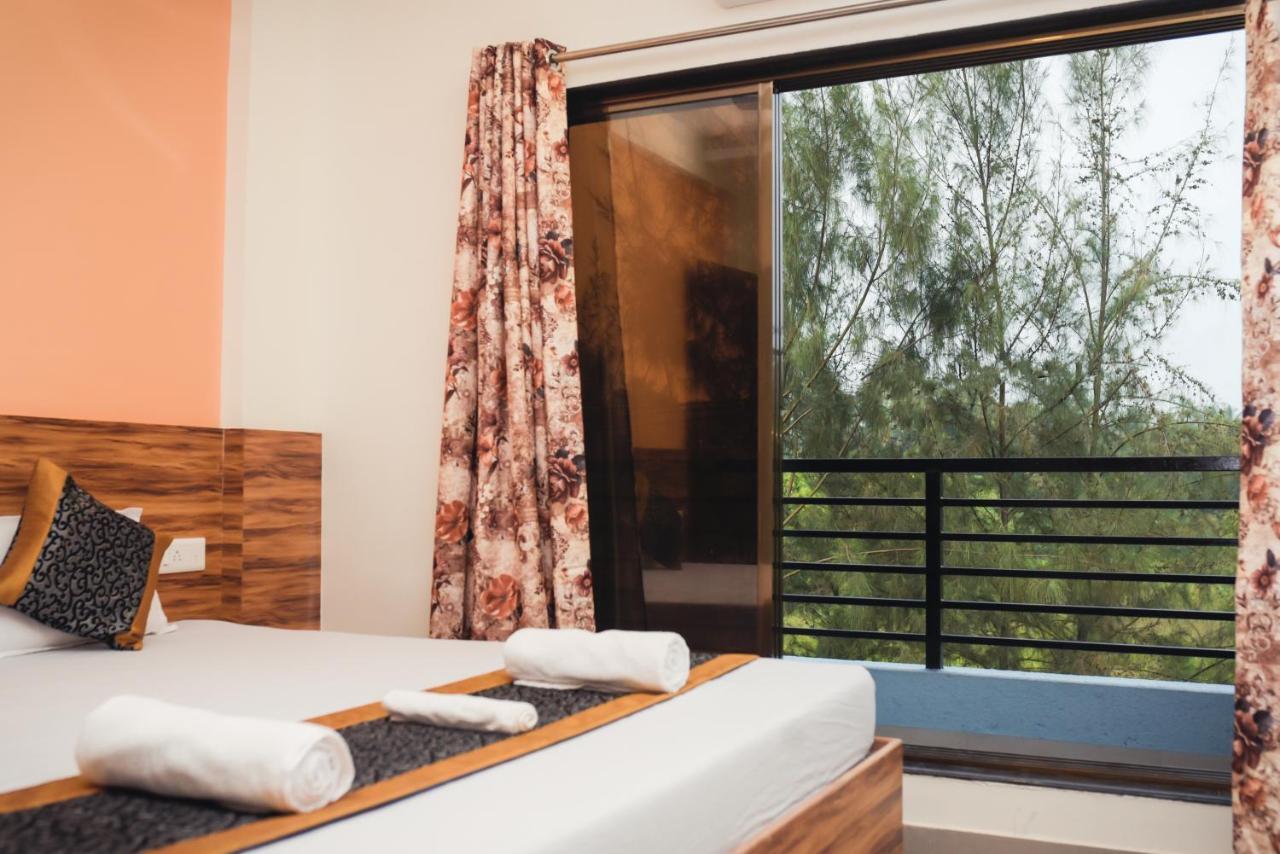 Lotus Hotel Nagaon Beach アリバグ エクステリア 写真