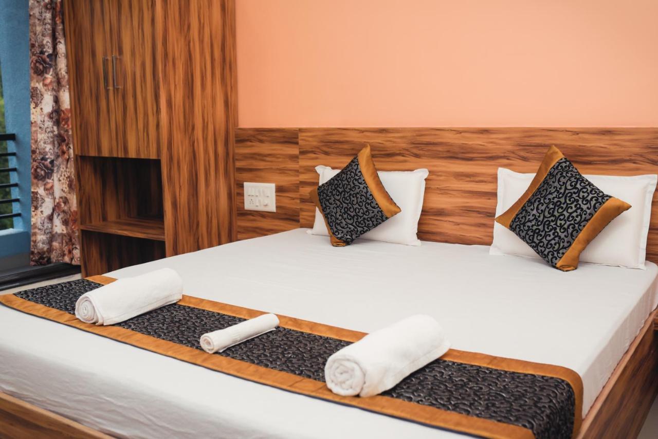 Lotus Hotel Nagaon Beach アリバグ エクステリア 写真