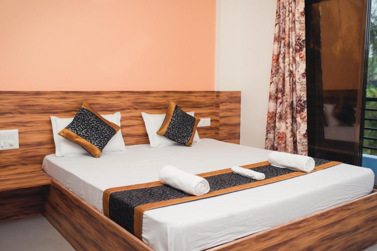 Lotus Hotel Nagaon Beach アリバグ エクステリア 写真