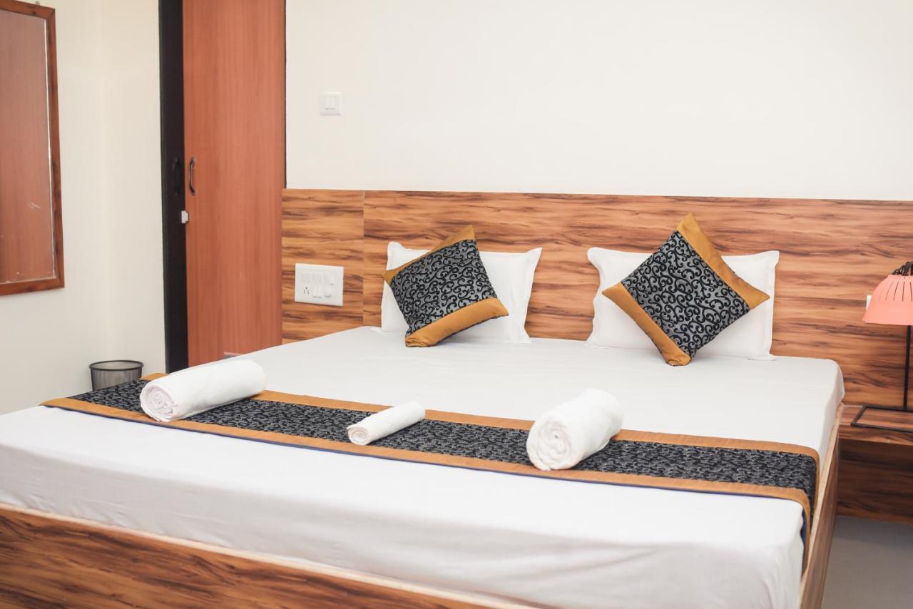 Lotus Hotel Nagaon Beach アリバグ エクステリア 写真