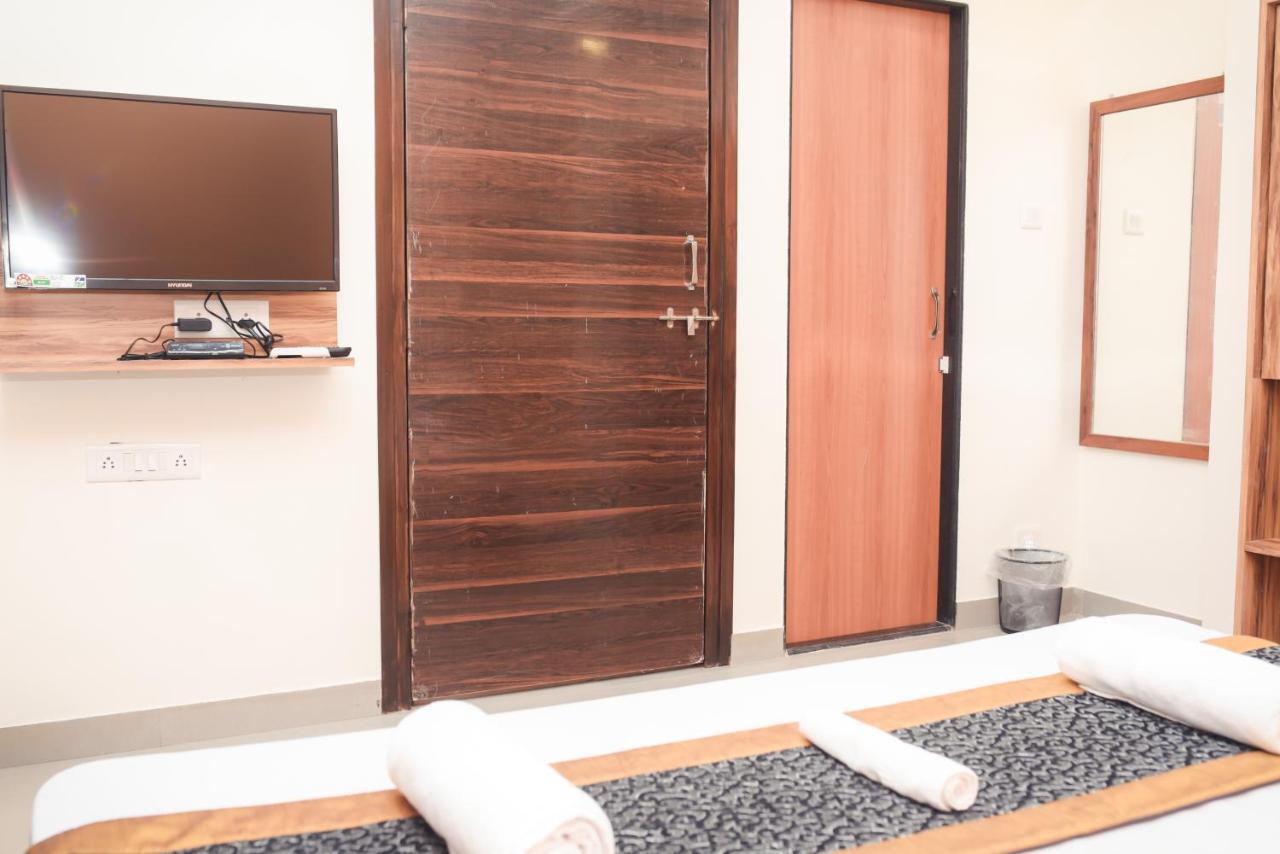 Lotus Hotel Nagaon Beach アリバグ エクステリア 写真