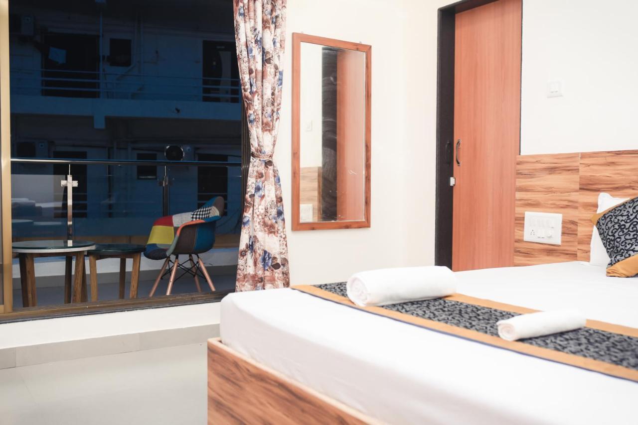 Lotus Hotel Nagaon Beach アリバグ エクステリア 写真